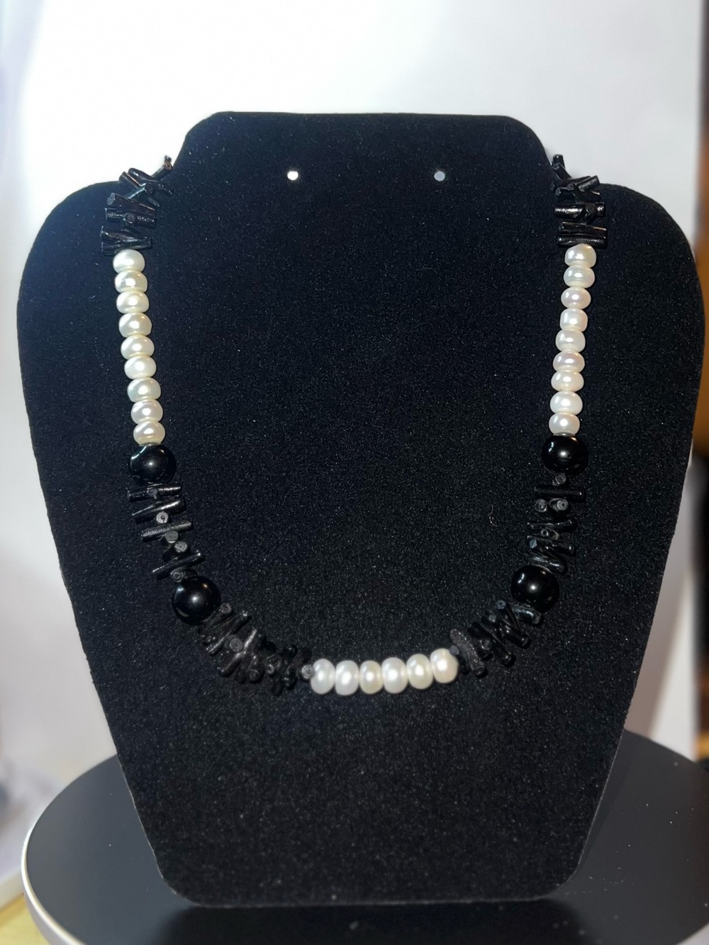 Handmade Black and White cultured Pearl Necklace - Elegant Women Jewelry